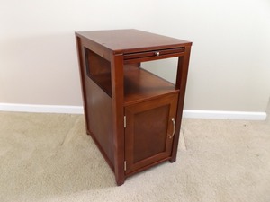 lot 58 image: Four Star Group Recliner Side Table