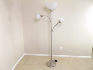 lot 64 image: Howin 2 Arm Floor Lamp