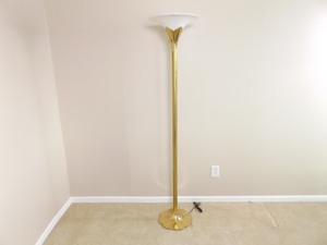 lot 65 image: Hollywood Regency Brass Lily Lotus Stiffel Floor  Lamp