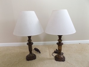 lot 69 image: 2 Table Lamps
