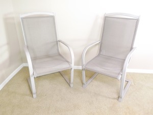 lot 83 image: 2 Metal Patio Chairs