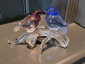lot 6 image: Italian Murano Art Glass Lovebirds