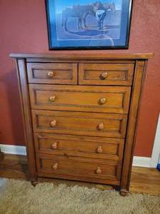 lot 51 image: Pottery barn Six Drawer Dresser