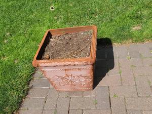 lot 70 image: 18x16 inch Faux Square Planter