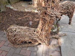 lot 100 image: Woven Vine Christmas Deer