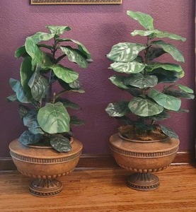 lot 68 image: Lovely Faux Plant Decor Pair