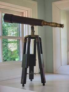 lot 106 image: Awesome Antique Desk Telescope