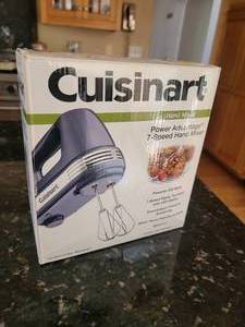 lot 109 image: Cuisinart Power Advantage 7-Speed Hand Mixer