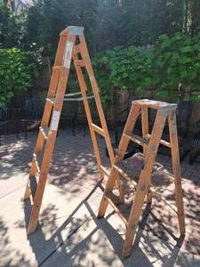 lot 122 image: Pair of Wood Painters Ladders