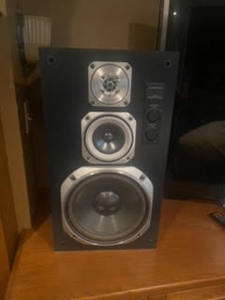 lot 43A image: High-End 4 Piece Stereo Speaker Set