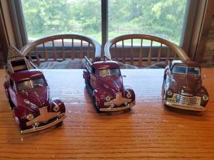 lot 55 image: Three ERTL Terry Redlin Model Cars