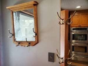 lot 21 image: Wild Life MirrorRack With Coat Stand
