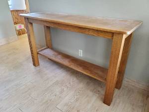 lot 33 image: Wood Hallway Table