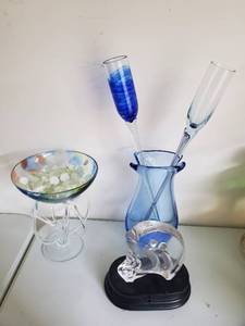 lot 97 image: Glass Dcor Lot