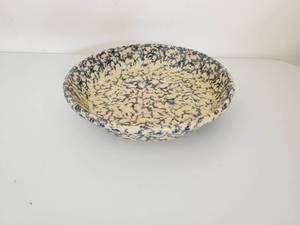 lot 121 image: Robinson Rans-Bottom Spongeware Dish