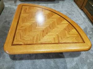 lot 88 image: Adjustable Three Sided Coffee Table