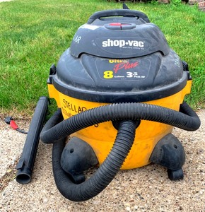 lot 4455 image: WetDry Vacuum