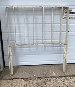 lot 3389 image: Forklift Load Rest