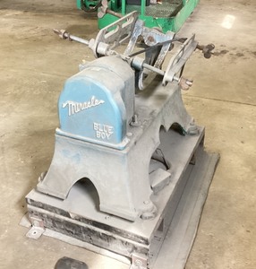 lot 1400 image: 5 Gallon Paint Shaker