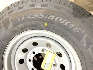 lot 517 image: Trailer Tire With Rim