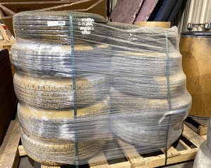 lot 532 image: Pallet of Used Trailer Tires