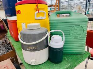 lot 17 image: Six Coolers