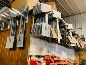 lot 48 image: Galvanized Metal Sign Holders 2
