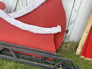 lot 7 image: 10 foot wooden display sleigh