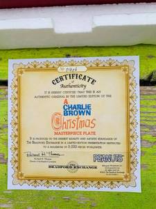 lot 62 image: Charlie Brown Christmas Collectible Holiday Plate