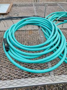 lot 88 image: Heavy Duty High Quality Hoses - 2 green, 2 black