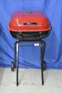 lot 139 image: New Aussie collapsible charcoal grill