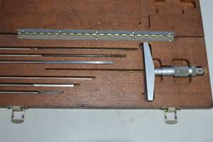 lot 52A image: Vintage Brown And Sharpe Micrometer Depth Gage No 604 Wood box