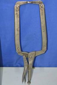 lot 29 image: 18R Vise Grip