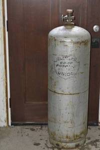 lot 58 image: Large 40 gallon LP tank