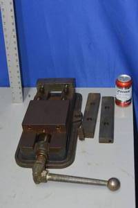 lot 38 image: Machining vise
