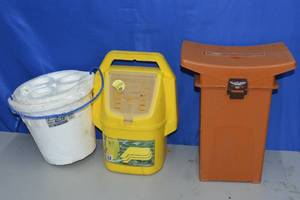 lot 70 image: Fenwick Woodstream 9050 Sport Seat Tackle Box Bait Cooler, and bait buckets