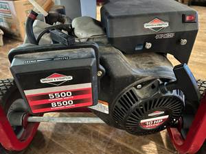 lot 7 image: 10 HP Briggs & Stratton Motor on Rolling Cart