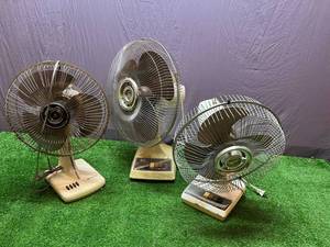 lot 18 image: Oscillating Fans