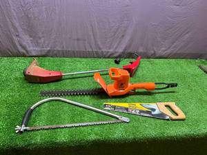 lot 19 image: Yard Tools