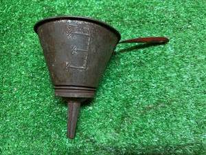 lot 44 image: Vintage Nesco Metal Funnel