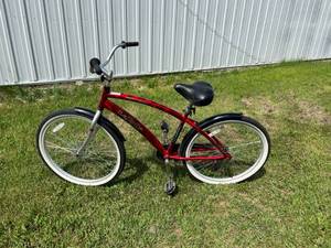 lot 47 image: La Jolla Street Cruiser Bicycle