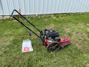 lot 49 image: Field Edge String Mower