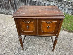 lot 52 image: Antique Kenmore Sewing Machine & Cabinet