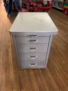 lot 68 image: Steel Cabinet