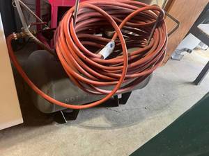 lot 73 image: Air Tank & Hose