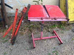 lot 80 image: Metal Sawhorse & Shop Stand