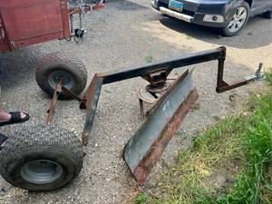lot 93 image: Pull Behind Blade