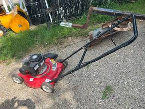 lot 96 image: Yard Machines 20 Lawn Mower