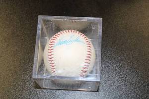 Scott Erickson  Jim Deshaies  Zoilo Versalles Autograph Baseball Lot  3 Baseballs