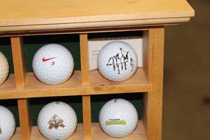 Golf Ball Display w 17 Golf Balls  10 Balls Are Autographed
